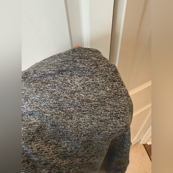 Rabbit running shirt womens size large - Picture 6 of 6